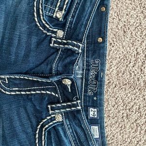 Women’s Miss Me Capri Pants